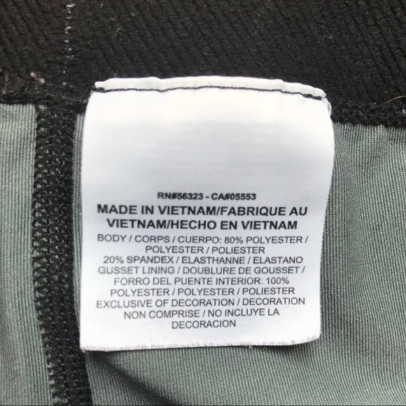 Nike Pro Gray Snakeskin Capris Leggings, EUC, M - Picture 12 of 15